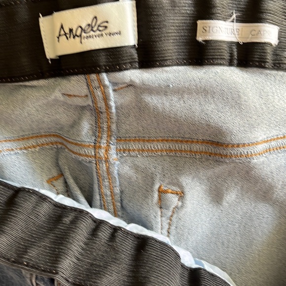 Angels Forever Young signature denim capris - Picture 3 of 4